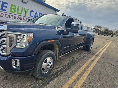 Used 2022 GMC Sierra 3500 Denali w/ Denali Ultimate Package image 2