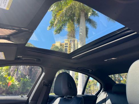 Used 2020 BMW 330i Sedan w/ M Sport Package image 16