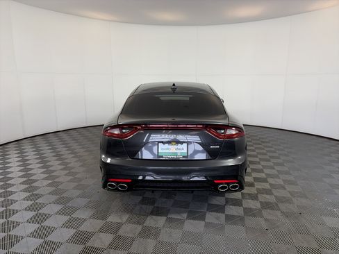 Used 2021 Kia Stinger GT1 image 9