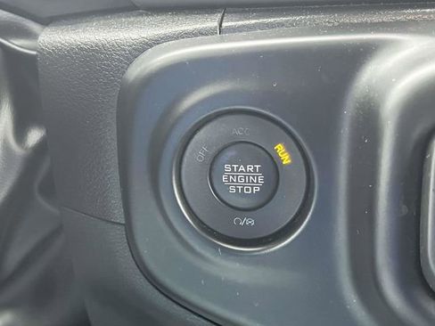 Used 2022 Jeep Gladiator Sport image 31