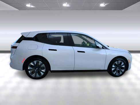 New 2026 BMW iX xDrive60 w/ Premium Package image 8