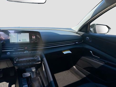 New 2026 Hyundai Elantra Limited FWD image 25