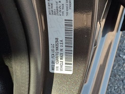 Used 2022 RAM 1500 Big Horn AWD/4WD image 29