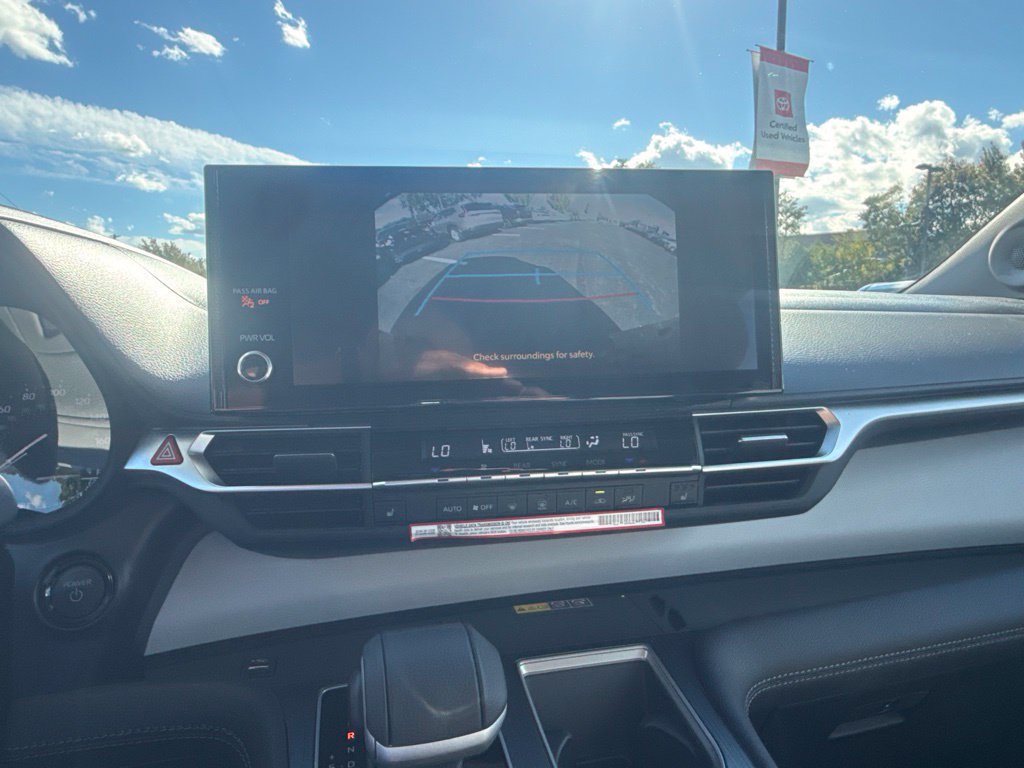 Used 2026 Toyota Sienna XLE FWD image 23
