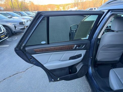 Used 2018 Subaru Outback 2.5i Limited AWD/4WD image 20