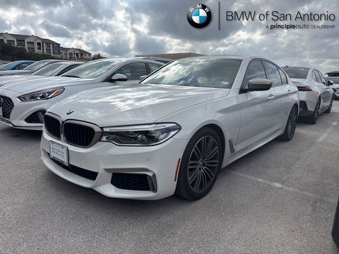 Used 2020 BMW M550i xDrive image 1