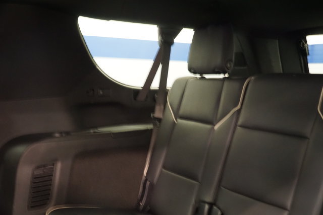 Used 2026 Cadillac Escalade ESV Luxury w/ LPO, Floor Liner Package AWD/4WD image 27