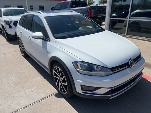 Used 2019 Volkswagen Golf Alltrack SE AWD/4WD image 3