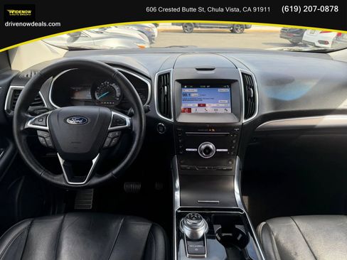 Used 2019 Ford Edge Titanium FWD image 19