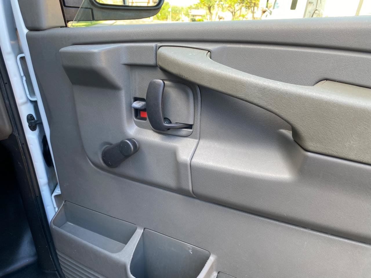 Used 2006 GMC Savana 2500 Extended RWD image 33
