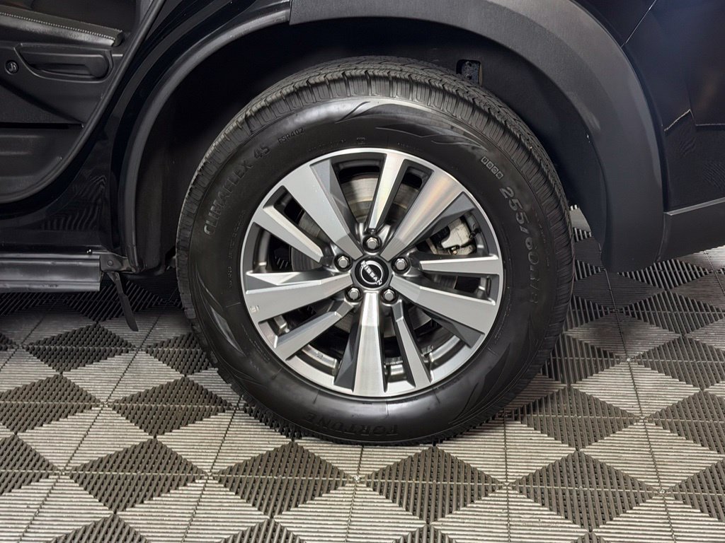 Used 2025 Nissan Pathfinder SL FWD image 12