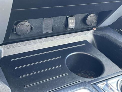 Used 2018 Toyota Tundra SR5 image 29