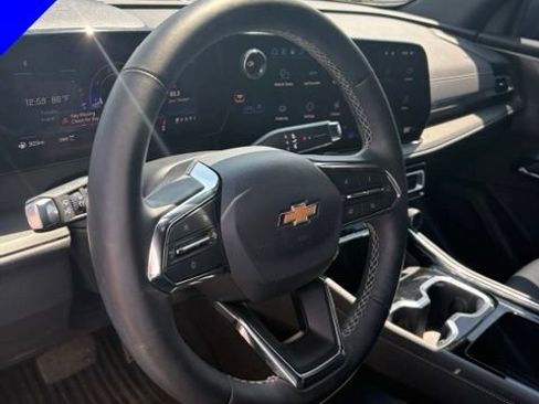 Used 2025 Chevrolet Traverse LT w/ Driver Confidence Package AWD/4WD image 16
