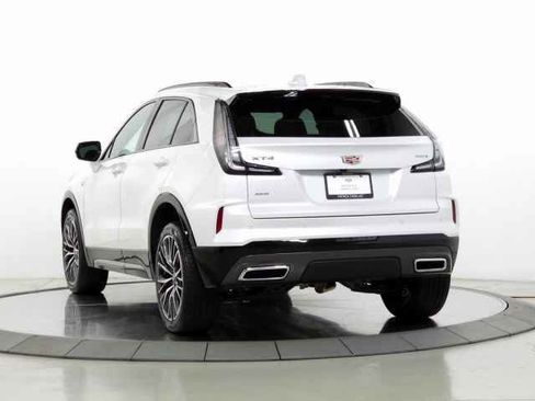 Used 2024 Cadillac XT4 Sport image 3