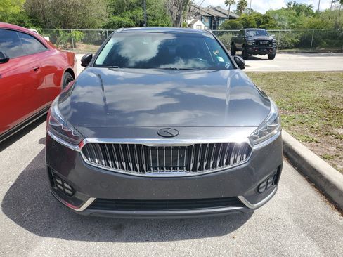 Used 2017 Kia Cadenza Technology image 2