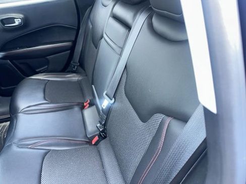Used 2018 Jeep Compass Trailhawk AWD/4WD image 11