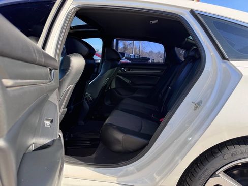 Used 2018 Honda Accord Sport image 18