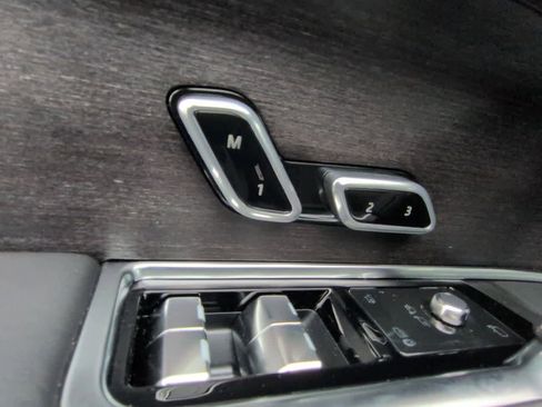 New 2026 Land Rover Range Rover SE image 17