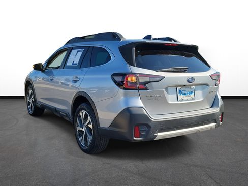 Used 2020 Subaru Outback Limited image 3