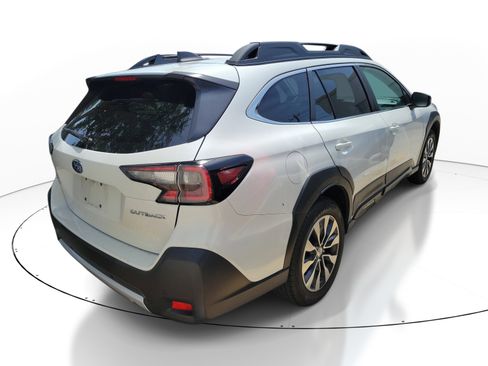 Used 2024 Subaru Outback Limited AWD/4WD image 5