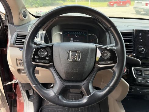 Used 2019 Honda Pilot Touring image 10