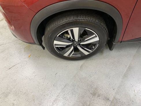 Used 2025 Nissan Rogue SL image 11