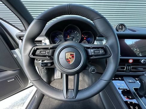 Certified 2026 Porsche Macan AWD/4WD image 15
