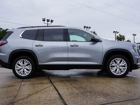 Used 2024 GMC Acadia Elevation image 3