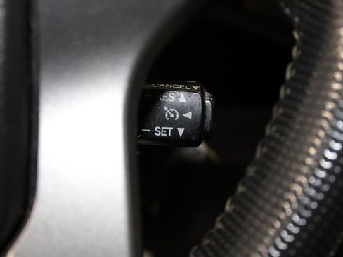 Used 2014 Toyota Tacoma Base image 34