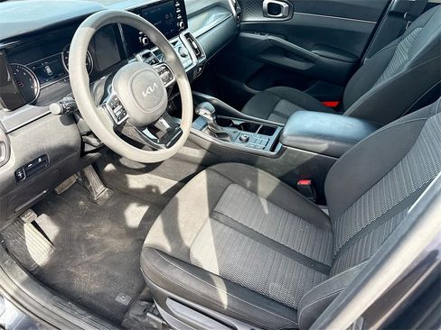 Used 2023 Kia Sorento LX image 23