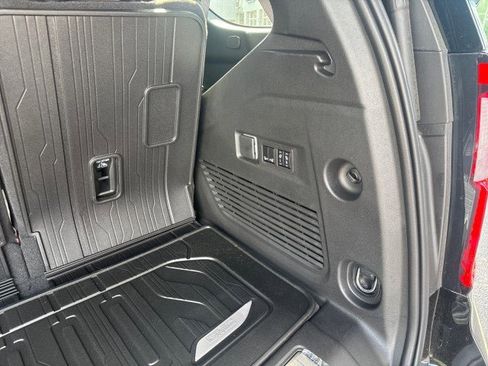 New 2026 GMC Yukon AT4 Ultimate w/ LPO, Floor Liner Package AWD/4WD image 55