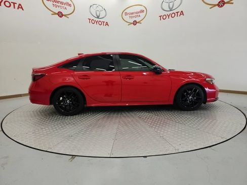 Used 2025 Honda Civic Sport image 3