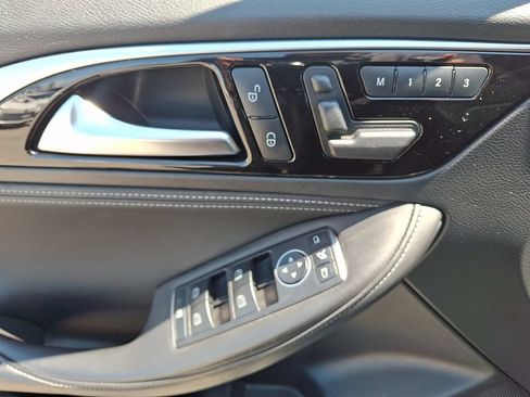 Used 2018 INFINITI QX30 Premium w/ Navigation Package AWD/4WD image 13