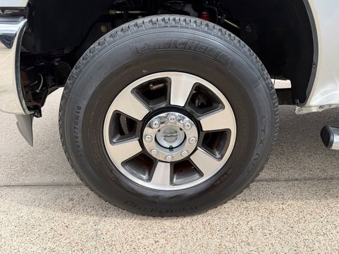 Used 2015 Ford F250 Lariat w/ Lariat Interior Package image 14