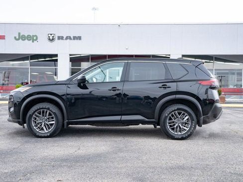 Used 2023 Nissan Rogue S image 2