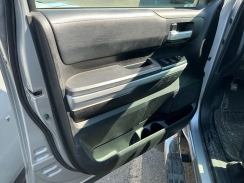 Used 2018 Toyota Tundra SR5 w/ SR5 Upgrade Package image 18