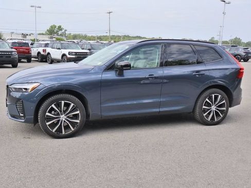Used 2024 Volvo XC60 B5 Plus w/ Protection Package Premier AWD/4WD image 4