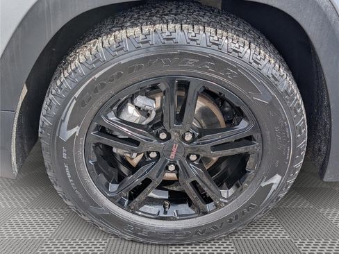 Used 2024 GMC Terrain AT4 AWD/4WD image 11