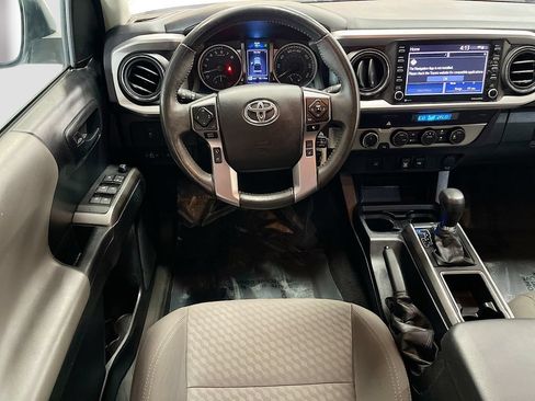 Used 2022 Toyota Tacoma SR5 w/ Black Out Package (TMS) AWD/4WD image 20