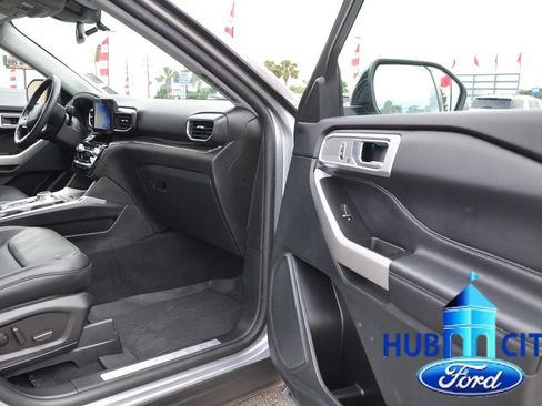 Used 2024 Ford Explorer Limited w/ Equipment Group 301A AWD/4WD image 17
