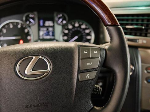 Used 2015 Lexus LX 570 4WD w/ Luxury Package image 19