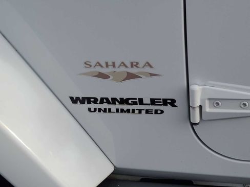 Used 2012 Jeep Wrangler Unlimited Sahara w/ Connectivity Group image 15