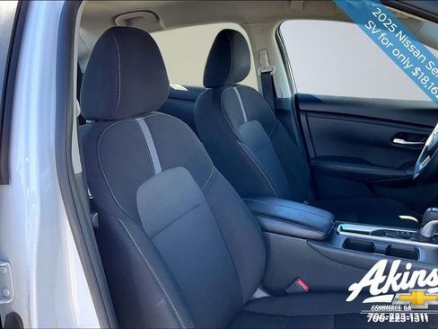 Used 2025 Nissan Sentra SV image 19