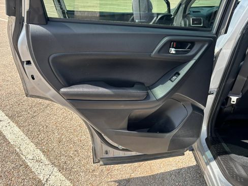 Used 2018 Subaru Forester 2.5i Premium AWD/4WD image 28