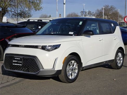 New 2025 Kia Soul S image 9