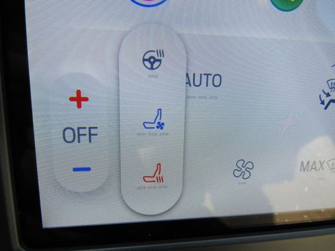 Used 2024 Ford Edge Titanium w/ Titanium Elite Package image 19