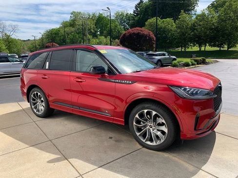 New 2026 Lincoln Aviator AWD w/ Jet Appearance Package image 15
