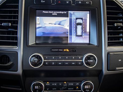 Used 2019 Ford Expedition Platinum image 44