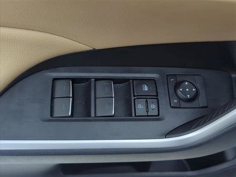 Used 2022 Toyota RAV4 XLE AWD/4WD image 8