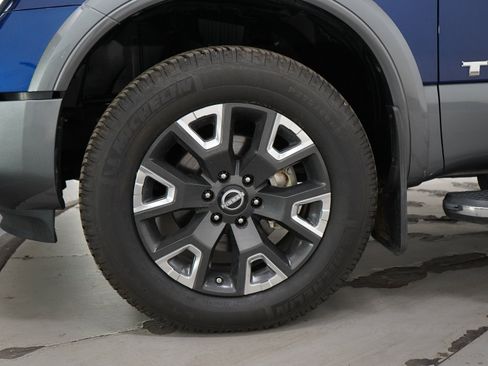 Used 2024 Nissan Titan Platinum Reserve w/ Moonroof Package AWD/4WD image 29